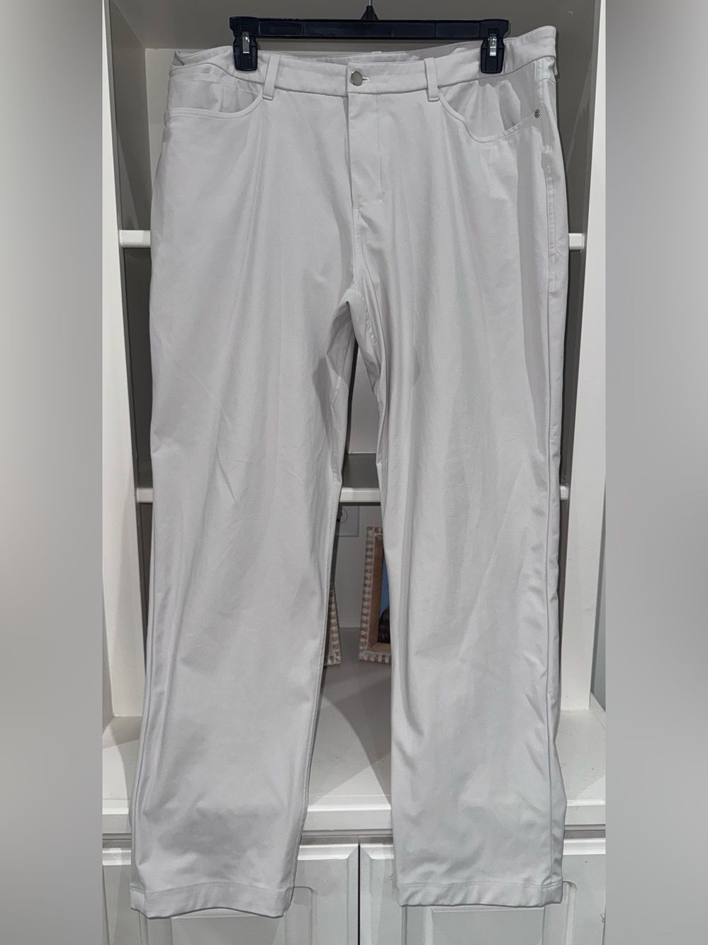 Lululemon ABC Classic-Fit Pant
Sz 40 x 30